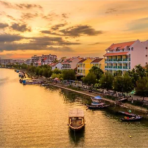 Lantana Riverside Boutique & Spa Hotel Hội An