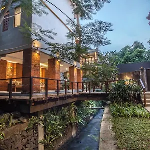 Casa de hóspedes Merak Village By Prasi